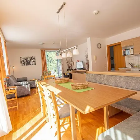 Apart-hotel Schillerhof 3*