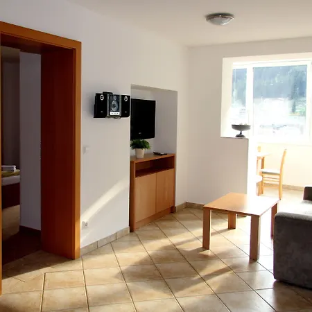 מלון דירות Schillerhof 3*