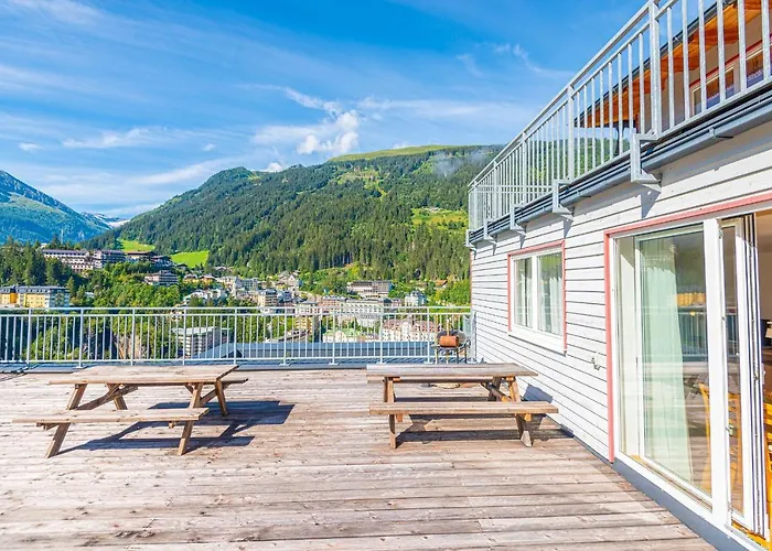 Schillerhof 巴德加斯坦